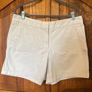 Vineyard Vines Khaki Shorts sz 16